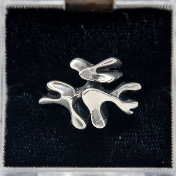 SILVER RING, ARTISTIC PATTERN, APPROX. SIZE 8.5