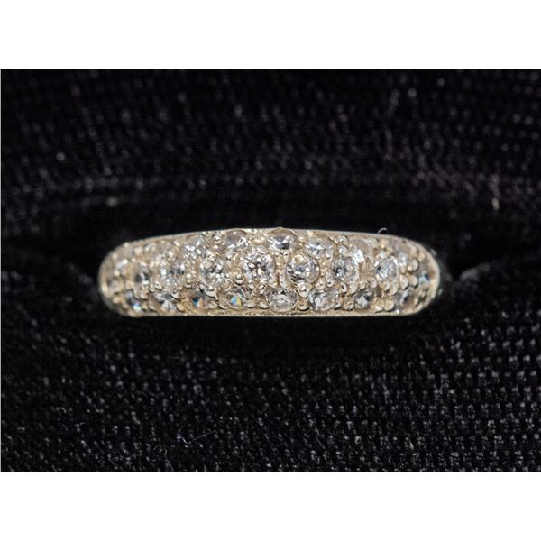 SILVER RING WITH CLEAR STONES, APPROX. SIZE 7