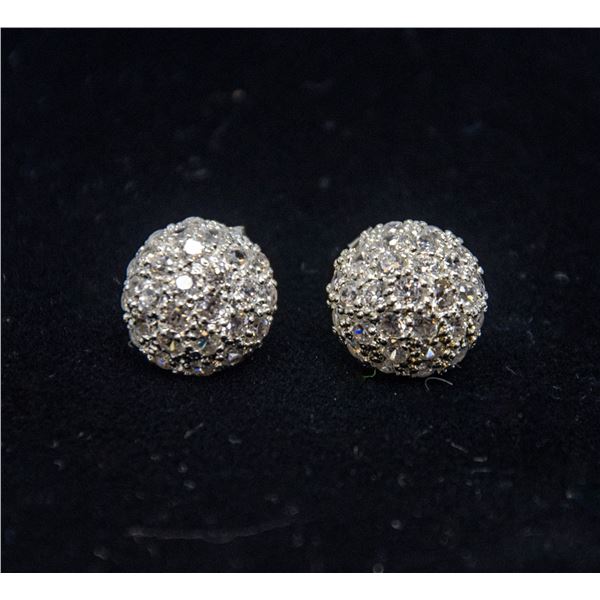 SILVER EARRINGS WITH CLEAR STONES