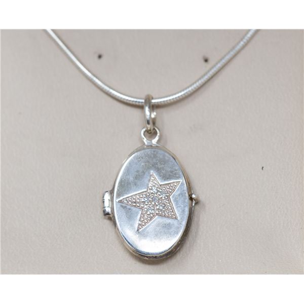SILVER PENDANT LOCKET WITH STAR PATTERN, DIAMONDS