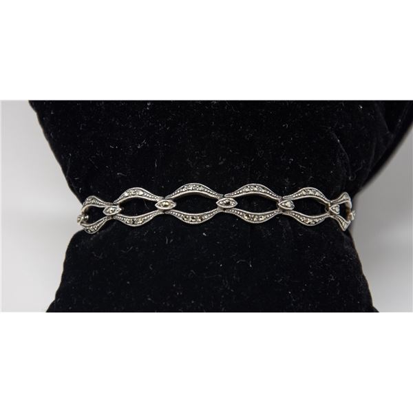 SILVER ORNATE BRACELET WITH SPARKLE STONES 6.75"