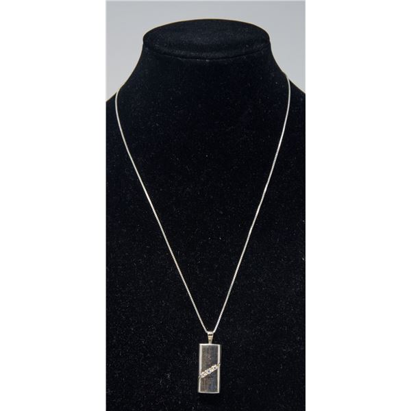 SILVER BOX-LINK NECKLACE WITH PENDANT, 3 STONES,