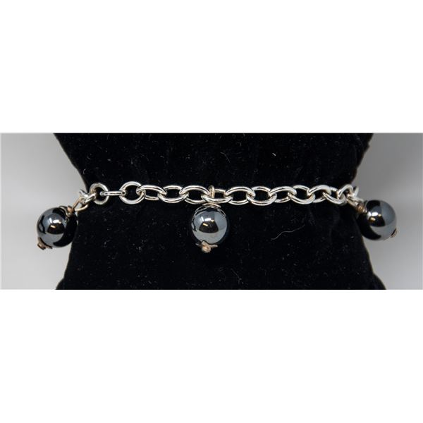 SILVER BRACELET WITH GUNMETAL BALLS 7"