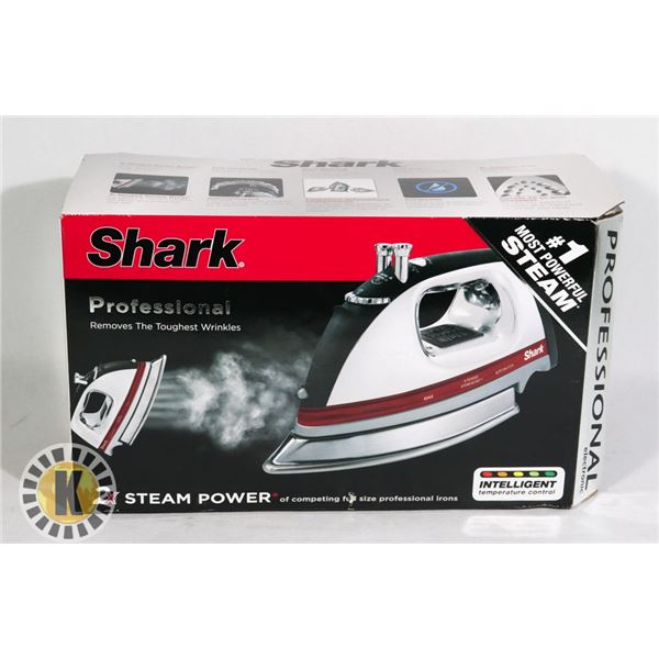 SHARK PROFESSIONAL ELECTRIC STEAMER IN ORIGINAL