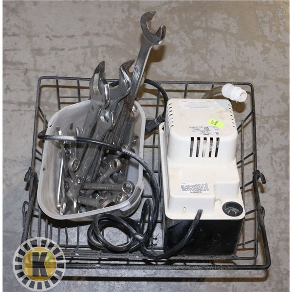 ESTATE BASKET WITH PUMP AND ASSORTED SIZED