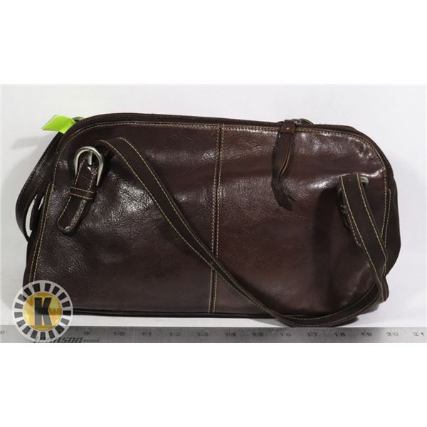BROWN LEATHER PURSE WITH ADJUSTABLE