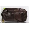 Image 1 : BROWN LEATHER PURSE WITH ADJUSTABLE