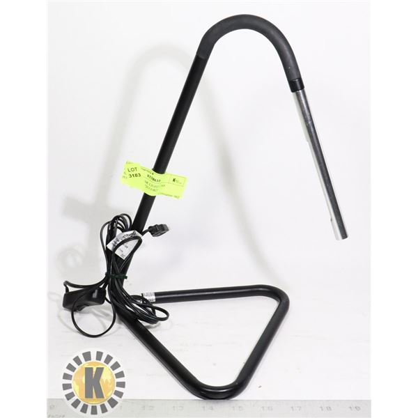 SLIM LED DESK LIGHT USB POWERED WITH CORD
