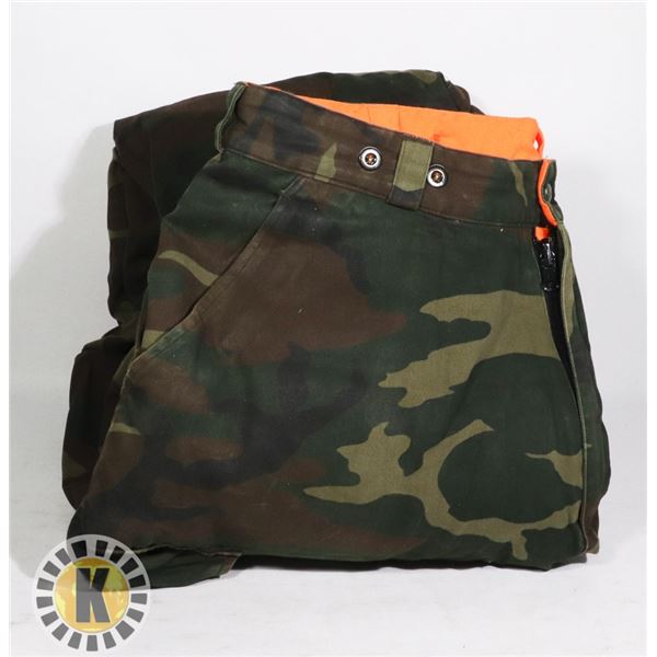 PAIR OF INSULATED REVERSIBLE CAMO/ORANGE