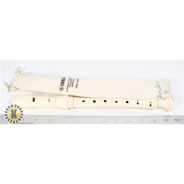YAMAHA SOPRANO RECORDER IN A CASE YRS-24B