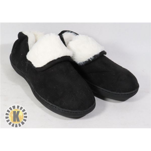 SLIPPERS BLACK SIZE 5-6 US