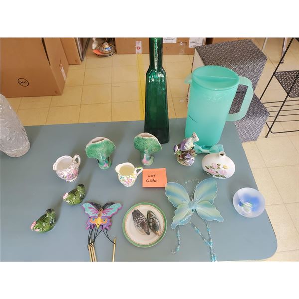 Various Vintage Decorative Items