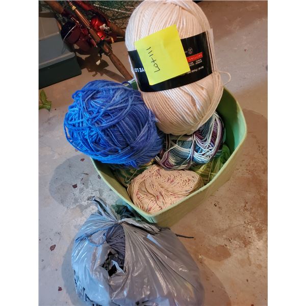 Knitting Needles & Yarn
