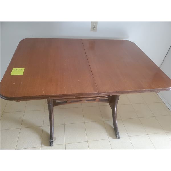 Beautiful Dining Room Table w Claw Feet and Leaf Extension