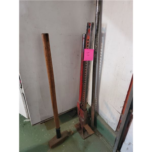 Jackal Sledgehammer, Heavy Duty Pry Bar & Measuring Tape