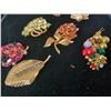 Image 2 : Assorted Vintage Brooches