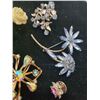 Image 3 : Assorted Brooches