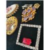 Image 3 : Assorted Brooches & Pins