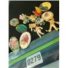 Image 1 : Assorted Pins