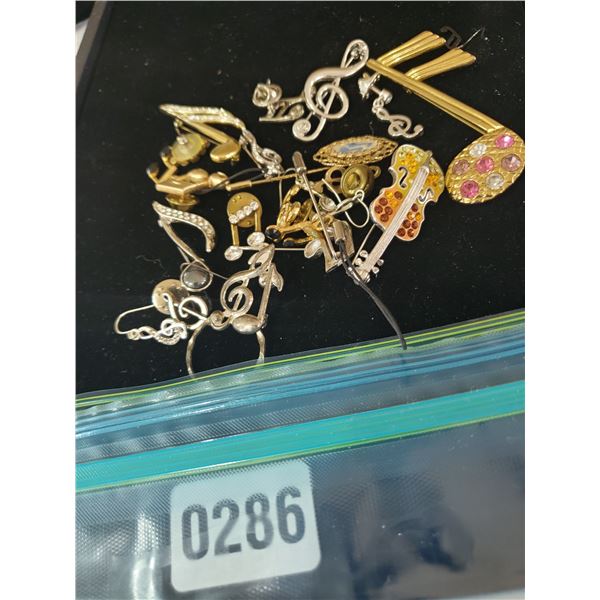 Assorted Pins & Brooches