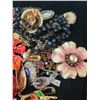 Image 2 : Assorted Brooches & Other Pieces