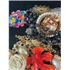 Image 4 : Assorted Brooches & Other Pieces