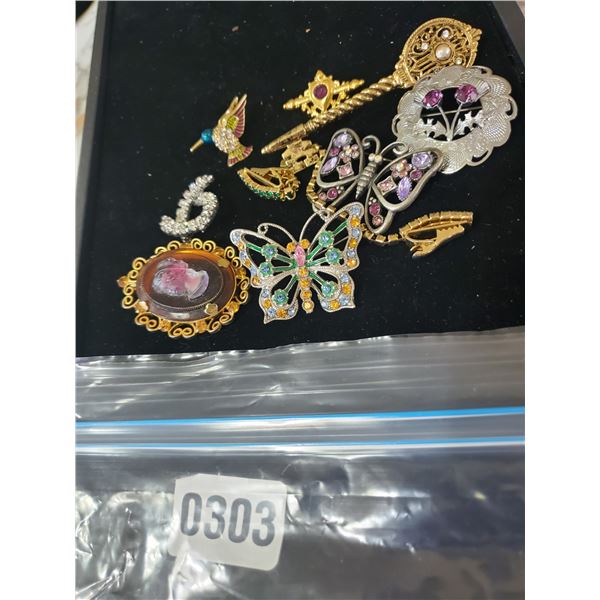 Assorted Brooches & Other Pieces