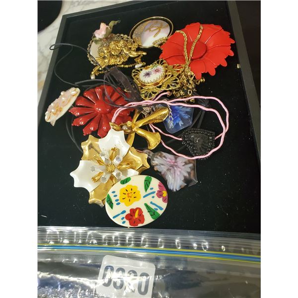Assorted Jewelry Pieces