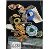 Image 1 : Assorted Brooches