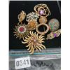 Image 1 : Assorted Brooches