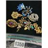 Image 1 : Assorted Brooches