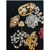 Image 3 : Assorted Brooches