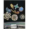 Image 1 : Assorted Brooches