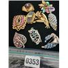 Image 1 : Assorted Brooches