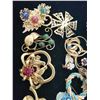 Image 3 : Assorted Brooches