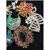 Image 2 : Assorted Brooches
