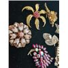 Image 3 : Assorted Brooches