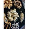Image 4 : Assorted Brooches