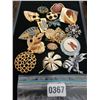 Image 1 : Assorted Brooches