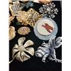 Image 2 : Assorted Brooches