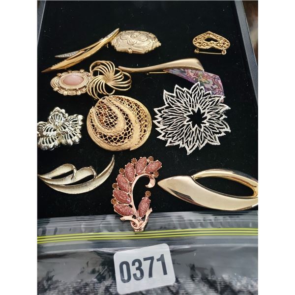 Assorted Brooches