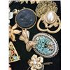 Image 3 : Assorted Brooches