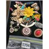 Image 1 : Assorted Brooches