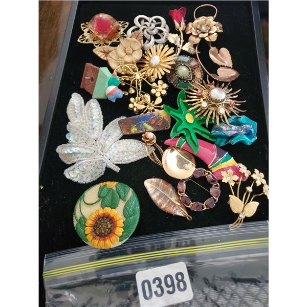 Assorted Brooches