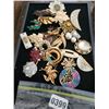 Image 1 : Assorted Brooches