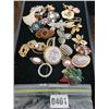 Image 1 : Assorted Brooches