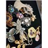 Image 3 : Assorted Brooches
