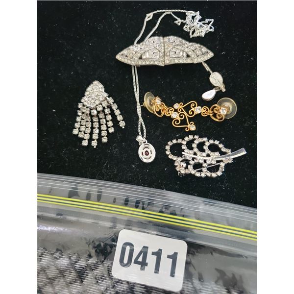 Assorted Jewelry Pieces