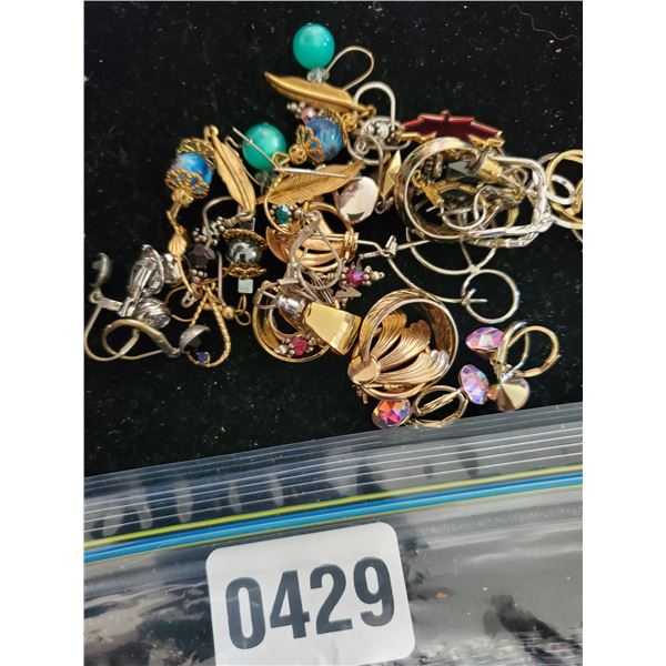 Assorted Jewelry Pieces