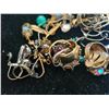 Image 2 : Assorted Jewelry Pieces